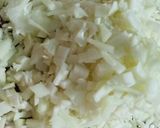 A picture of step 2 of Phool Gobhi Alu Matar.