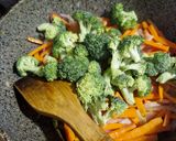 Foto del paso 16 de la receta: Albacora al Horno con guarnición de Papas Asadas y Verduras Salteadas