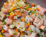 Foto del paso 2 de la receta: Terrina de pescado con camarones multicolor!!
