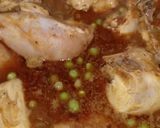 Foto del paso 3 de la receta: Pollo al vino con arverjita verde