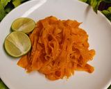 Foto langkah ke 4 dari resep Ribbon Salad Wortel.