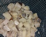 Foto langkah ke 1 dari resep Tumis ikan asin jambal.