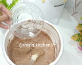 Foto langkah ke 5 dari resep Bolu Kukus Chocolatos,Takaran serba 6 Sendok.