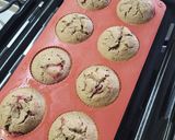 Foto del paso 4 de la receta: Muffins de banana y frutilla🍌🍓 Aptos SIBO