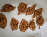 A picture of step 8 of Chebakia.