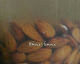 Foto langkah ke 2 dari resep Raw Almond Milk Rasa Kurma Madu (Honey and Dates).