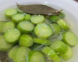 Foto langkah ke 5 dari resep Sayur Bening Timun.