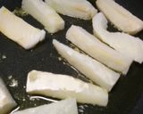 A picture of step 2 of Baccalà alla livornese.