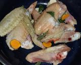 Foto langkah ke 1 dari resep Ayam Goreng Mentega Kecap.