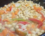 Foto del paso 2 de la receta: Guiso veagano de garbanzos con curry todo congelado