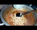 A picture of step 11 of Lahori halwa porri with aalo aur chana bhaaji.