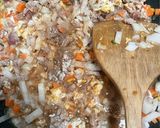 A picture of step 3 of Fried Rice with Ground Pork and Egg.