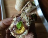 A picture of step 9 of Mango chocrunchy bread roll.