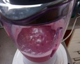 Foto del passaggio 2 della ricetta Milkshake ai frutti di bosco