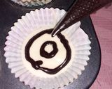 A picture of step 6 of Leopard Shiffon Cupcakes.