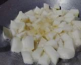 A picture of step 1 of #CR#NVM#Raw papaya curry.