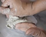 तीळ लावलेली बाजरीची भाकरी (Til Lavleli Bajrichi Bhakri Recipe In Marathi) रेसिपी स्टेप 1 फोटो