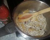 Foto del paso 4 de la receta: Espaguetis negros con gulas
