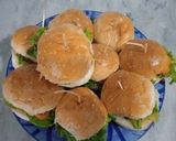 A picture of step 3 of Mini burger.