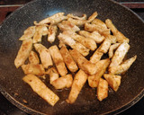 Foto del paso 4 de la receta: Pollo al mojo picón con judías verdes