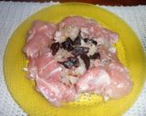 Foto del paso 2 de la receta: Pollo relleno con panceta y ciruelas