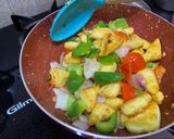A picture of step 5 of Paneer chilli.