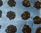 Foto langkah ke 5 dari resep Kue Kering Coklat Kacang.