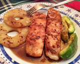 Foto del paso 4 de la receta: Supremas de salmón con piña y aguacate