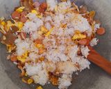 Foto langkah ke 4 dari resep Nasi Goreng.