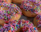 Foto langkah ke 10 dari resep Donat fluffy, empuk & white ring tinggi.