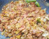 A picture of step 2 of Fried chicken kothu parotta.