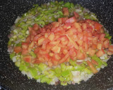 Foto del paso 3 de la receta: Revoltillo con tomates, pimiento, ajo y cebolla