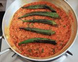 A picture of step 5 of Tandoori masala bhindi.