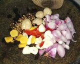 Foto langkah ke 1 dari resep Kare Ayam Tabur susu.