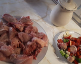 Foto del paso 1 de la receta: Pollo con tomate y cebolla