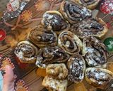 Foto del passaggio 4 della ricetta Alberello di girelle alla crema di formaggio e cannella🥨🎄🤍