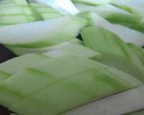 Hình bước làm 1 của món Mướp xào tim gà