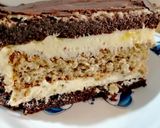 Pas rețetă Prăjitură cu blat de cacao, blat de nucă și cremă de vanilie 16 fotografie