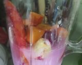 Foto langkah ke 2 dari resep Smoothies Naga Mangga Pisang.