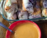 Foto langkah ke 5 dari resep Vietnamese spring rolls.