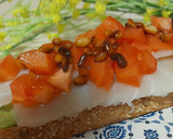 Foto del paso 3 de la receta: Tosta de guacamole y bacalao ahumado
