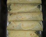 Foto del paso 5 de la receta: Canelones de acelga y ricota con salsa blanca y salsa de tomate