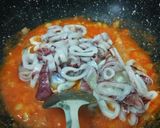 Foto langkah ke 3 dari resep Cumi Saus Tomat.
