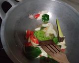 Foto langkah ke 1 dari resep Tomyum Seafood ala" Dapur Mom Vee.