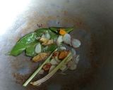 Foto langkah ke 3 dari resep Ikan Kembung Kuah Seger (balita 14MO).