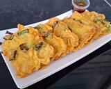 Foto langkah ke 5 dari resep Mendoan Bumbu Ketumbar.