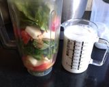 Spenótos smoothie recept fázis 1 fotója