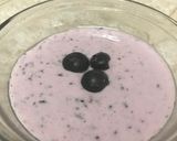 A picture of step 2 of Blueberry smoothy.