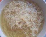 รูปขั้นตอนการทำที่ 2 ของ ลวกบะหมี่ในไมโครเวฟ 4 mins Egg noodles in Microwave