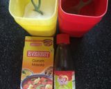 A picture of step 2 of Sooji noodles healthy version.